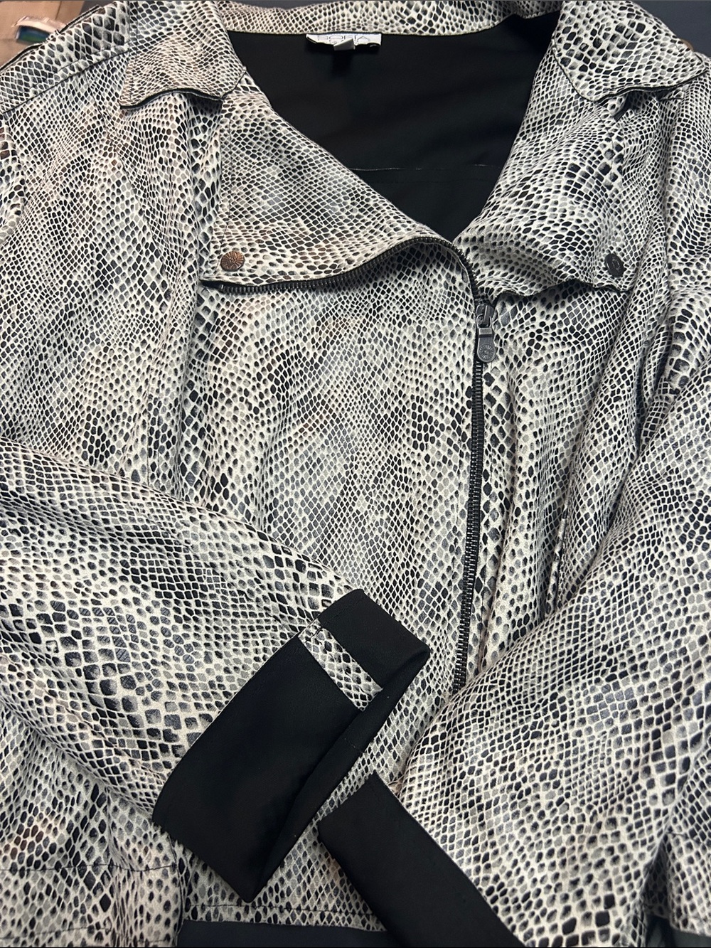 sofia by sofia vergara Black and White Snake-Print Moto Jacket